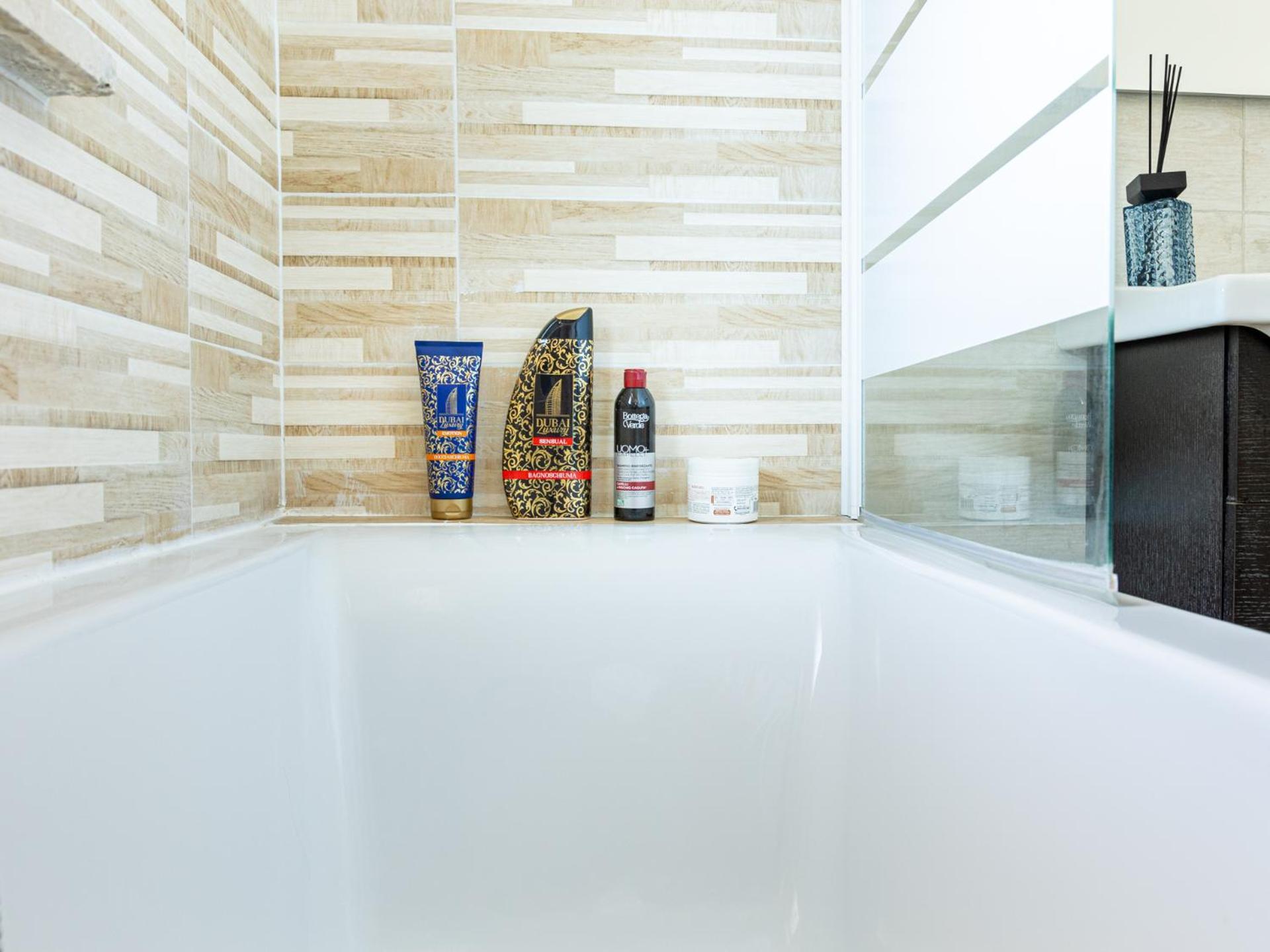 Mrb Real Estate - Maison Ludovica - Monolocale Moderno Con Giardino Frattocchie ภายนอก รูปภาพ